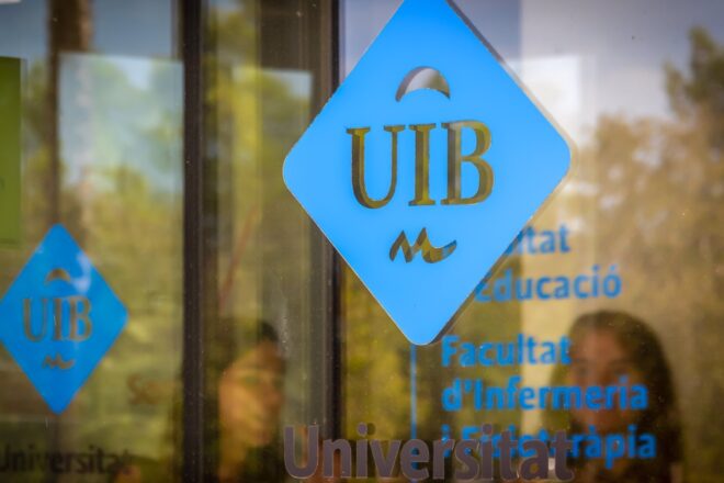 La UIB reacciona als atacs del PP i Vox a la llengua: “Els poders públics han de garantir la normalització lingüística”