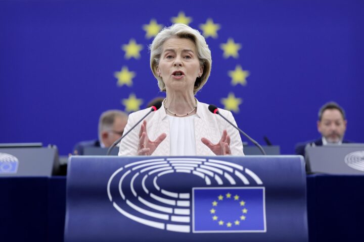 La presidenta de la Comissió Europea, Ursula von Der Leyen, en una imatge d'arxiu (fotografia: EFE / EPA / Ronald Witteck).