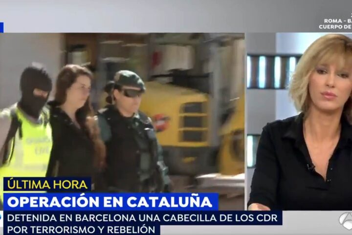 Susanna Griso durant la detenció de l'activista Tamara Carrasco
