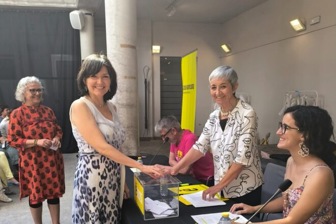 Escola Valenciana avala el nou equip directiu presidit per Rosanna Martínez